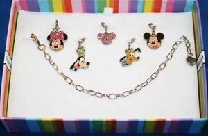 Disney Armband und 5 Charms Mickey, Minnie, Goofy, Pluto & Icon Mickey Charm It - Bild 1 von 6