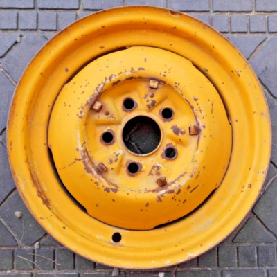 VINTAGE KELSEY HAYES 15" x 4" FACTORY STEEL WHEEL. 5 LUG x 4.5" bp. 5-CLIPS. Foto 1 de 4