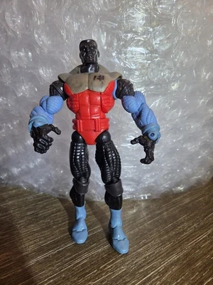 Prototipo ToyBiz Marvel X-Men Classics Super Strength Colossus 2006   Foto 1 de 4