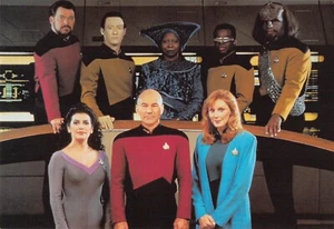 Star Trek The Next Generation First Season Cast Photo On Enterprise 105-185 - Picture 1 of 2