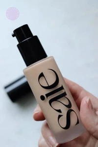 Saie Glowy Super Skin Lightweight Luminous Foundation Shade #1 full size - Bild 1 von 1