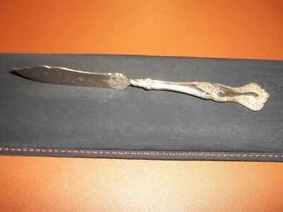 1847 Rogers Bros Vintage Flat Twisted Handle Master Butter Knife 7" XS Triple - Image 1 of 4