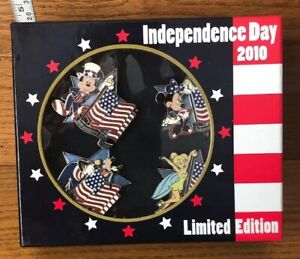 Disney Parks 4th of July USA Flag Independence Day 2010 LE Collectors Pin Set