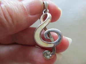 VINTAGE RETRO OLD SILVER TONE CRYSTAL ENAMEL CLEF MUSIC NOTE FOB CHARM PENDANT - Picture 1 of 4
