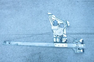 Freightliner Sprinter 2007-2012 puerta del pasajero delantero derecho ventana motor OEM - Imagen 1 de 5