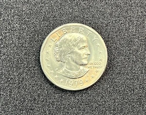 1979 Susan B Anthony Liberty D (Rare FG - Frank Gasparro) ONE DOLLAR U.S. Coin - Picture 1 of 2
