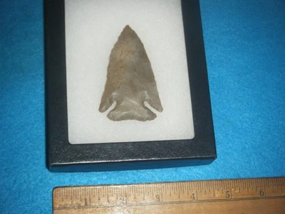 3 pulgadas.     PUNTA DE FLECHA LAGO PERDIDO DE KY Foto 1 de 4