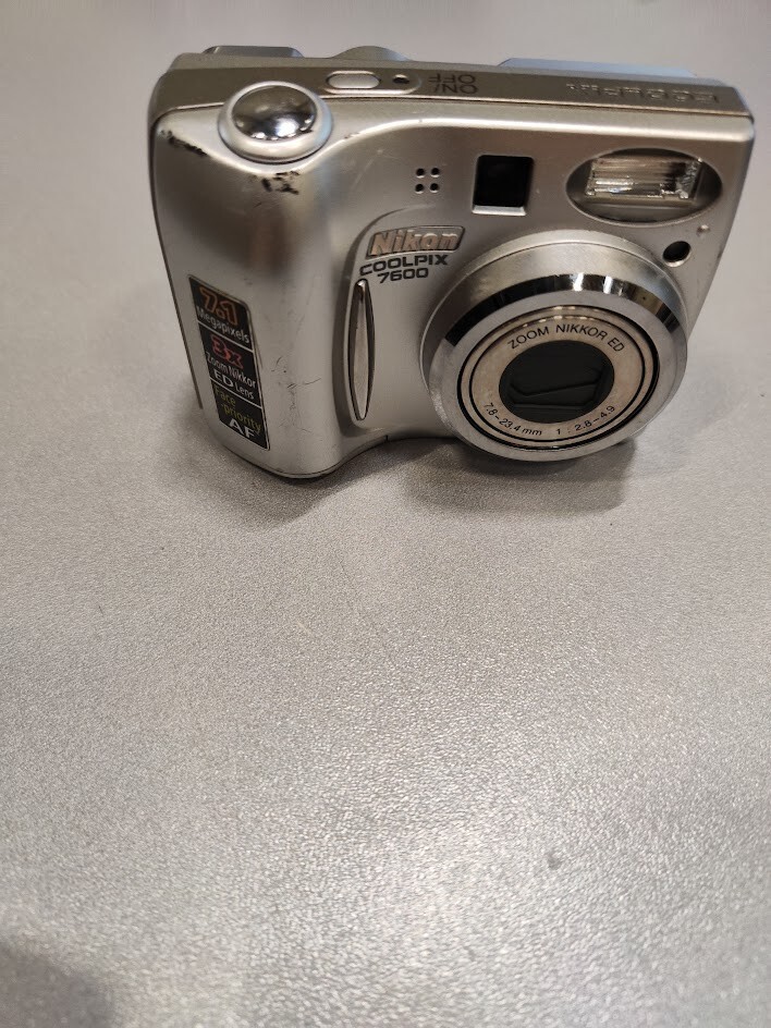【動作確認済】Nikon ニコン COOLPIX E 7600 単３電池 Nikon Coolpix 7600 動作確認済】Nikon COOLPIX 7600 単3電池駆動