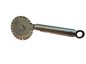 Original Rösle Teigrädchen Teigschneider aus Edelstahl - Bild 1 von 1