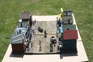 76094 Western Town Lost Glen, für 7 cm Sammelfiguren Wild West, Fertigmodell  - Picture 1 of 11