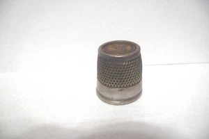 THIMBLE VINTAGE PEWTER COPPER COIN "AUTHENTIC MATERIALS 1866-CENTENNIAL-1986" - Picture 1 of 5