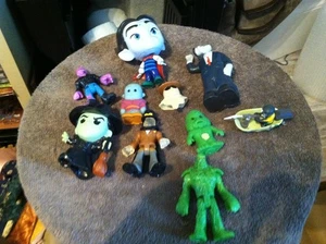 10 Piece Halloween Desk Decor Figures - The Swamp Thing, Witch, Frankenstein - Picture 1 of 8