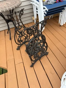 Antique Eldredge Sewing Threadle Machine Cast Iron Base - Picture 1 of 17