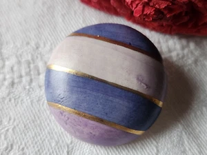 Enorme bouton vintage céramique parurier collection 3,3 cm pied violet D3F - Picture 1 of 7