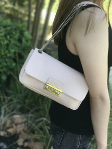 Nuevo con etiquetas bandolera Furla Julia Saffiano bolsa de cuero magnolia - Imagen 1 de 7
