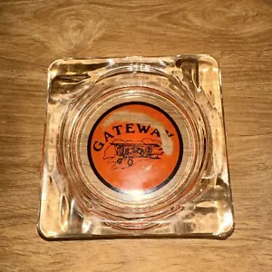 VINTAGE GATEWAY AIRPORT AIRPLANE HOTEL RESTAURANT BIPLANE PILOT ASHTRAY RARE ! - Picture 1 of 5
