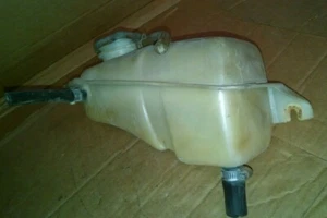 Maserati BiTurbo Radiator Overflow Bottle / Tank - Picture 1 of 6