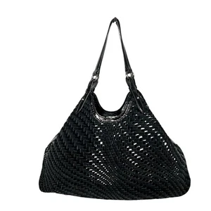 Bolso de Hombro Cole Haan Genevieve Tejido Triángulo Negro Charol Negro - Imagen 1 de 15