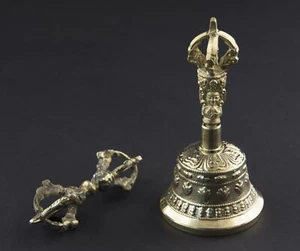 Tibetische Glocke mit Dorje gratis - Vajra - H 11 cm Ø 5,5 cm - Set 1. Preis #7287 - Bild 1 von 4