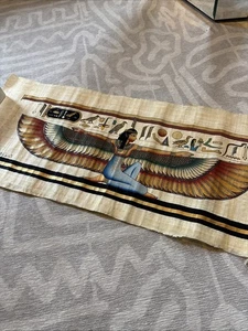 Handgefertigte Original Papyrus Ägyptische Schriftrolle Geflügelte Isis Wandkunst 32”x13” - Bild 1 von 9