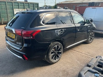 2016 MITSUBISHI OUTLANDER PHEV MK3 BREAKING PAIR OF ROOF RAIL BARS - Image 1 of 4