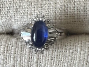 Ein unbeheizter Burma 1,46ct blauer Cabochon Saphir & Diamant Ring - Bild 1 von 9