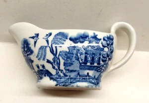 Nice Antique willow pattern blue & white transfer miniature sauce boat c1850 - Picture 1 of 5