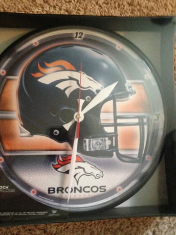 Denver Broncos Round Wall Clock~NEW~NFL GEAR Cover