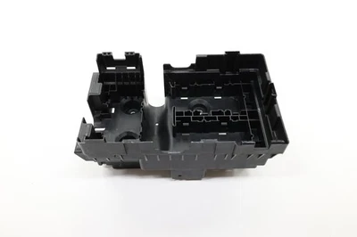 2014-2023 年 JEEP CHEROKEE 电源分配中心支持支架 原始设备制造商 68158445AC — 第 1/4 张图片