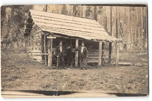 RPPC Battle Ax Mountain, Detroit, Oregon Hunting Log Cabin 1910s Photo Postcard - Picture 1 of 2