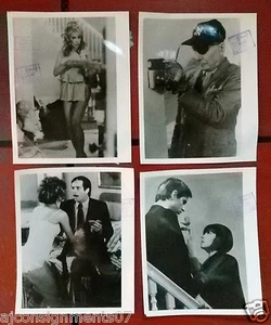 {Juego de 14} Fotos originales de películas en blanco y negro escandalosas (Robert Hays) años 70 - Imagen 1 de 3