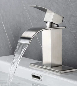 Grifo de baño de níquel cepillado con caño de cascada Tioriy de una sola manija - Imagen 1 de 6