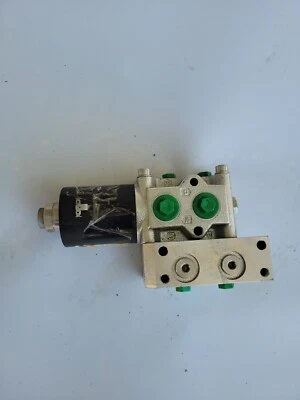 Roquet 6VAG1012LPBS0007 Hydraulic Changeover Valve Bar 250 Block Serie 1948 - Image 1 of 4