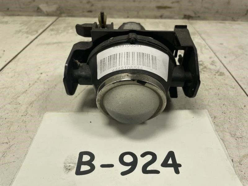 2013 林肯 MKS 前右乘客侧雾灯组件 原始设备制造商  — 第 1/4 张图片