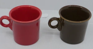2 HOMER LAUGHLIN FIESTA WARE COFFEE CUPS, MUGS, SCARLET & RETIRED CHOCOLATE - Picture 1 of 4