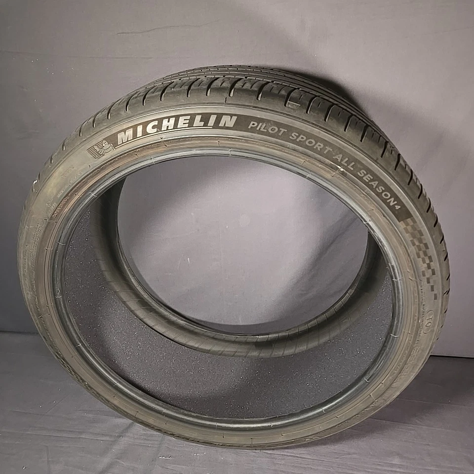 Used 275/35ZR21 Michelin Pilot Sport All Season 4 TO Acoustic 103W - 4/32 - Image 1 of 4