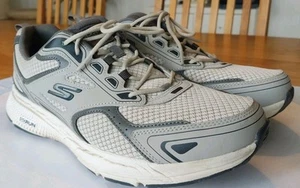 Skechers GORUN Herren 44 Hellgrau - Bild 1 von 17