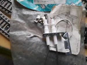 Vaillant 09-0673 Doppelzuendelektrode  unbenutzt. - Bild 1 von 7
