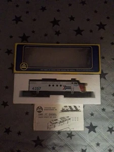 AHM HO Amtrak 4257 AHM EMD FT diésel 5080C nuevo en caja - Imagen 1 de 6