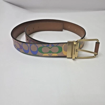 Cinturón Coach Hebilla Rodillo Reversible Corte a Talla Cinturón Arco Iris Signature Foto 1 de 4