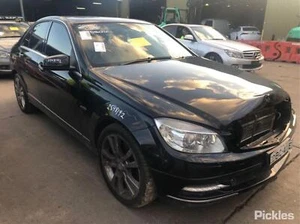MERCEDES BENZ C CLASS W204 07/07-05/11 LEFT PREFUSE BOX OE 2075401650 - Picture 1 of 9