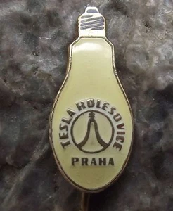 Antique Tesla Electronics Holesovice Retro Light Bulb Style E27 Screw Pin Badge - Picture 1 of 10