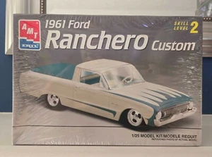 AMT/Ertl 1961 Ford Ranchero Custom scala 1:25 model kit 8062 scatola sigillata in fabbrica - Foto 1 di 2