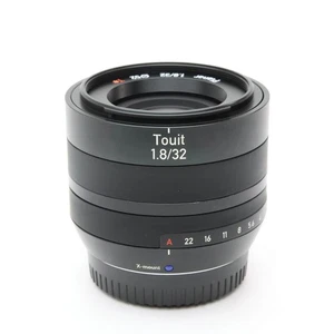 Carl Zeiss Touit 32mm F/1.8 (for Fuji X mount) #111 - Picture 1 of 12