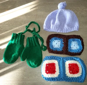GIRLS LOT HAND MADE MITTENS HAT EARMUFFS BANDS GREEN BLUE ONE SIZE WINTER WEAR - Picture 1 of 1