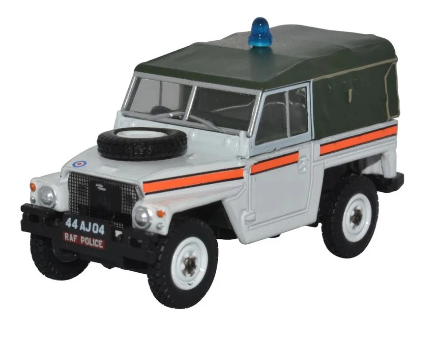 OXFORD 1/76 RAF POLICE AKROTIRI LAND ROVER LIGHTWEIGHT 76LRL010 - Image 1 of 1