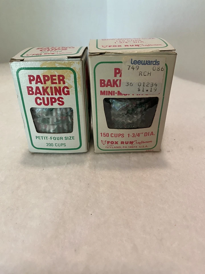 Vintage CHRISTMAS HOLIDAY Holly Berries Baking Cups USA Made Sealed Bags READ - Image 1 of 4