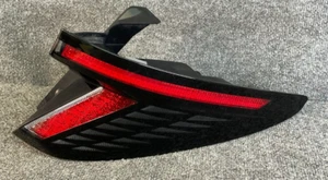Hyundai Tucson Right Passenger 🚗 Tail Light 92402-CW100 2022–2024 OEM - Picture 1 of 12