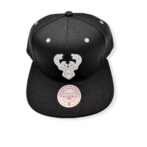 Mitchell & Ness Milwaukee Bucks White Popz Black Adjustable Snapback - Picture 1 of 6
