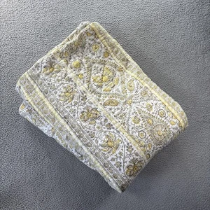 Pottery Barn Josie Kalamkari Quilt King gelb creme Blumen Landhaus Shabby Chic - Bild 1 von 7